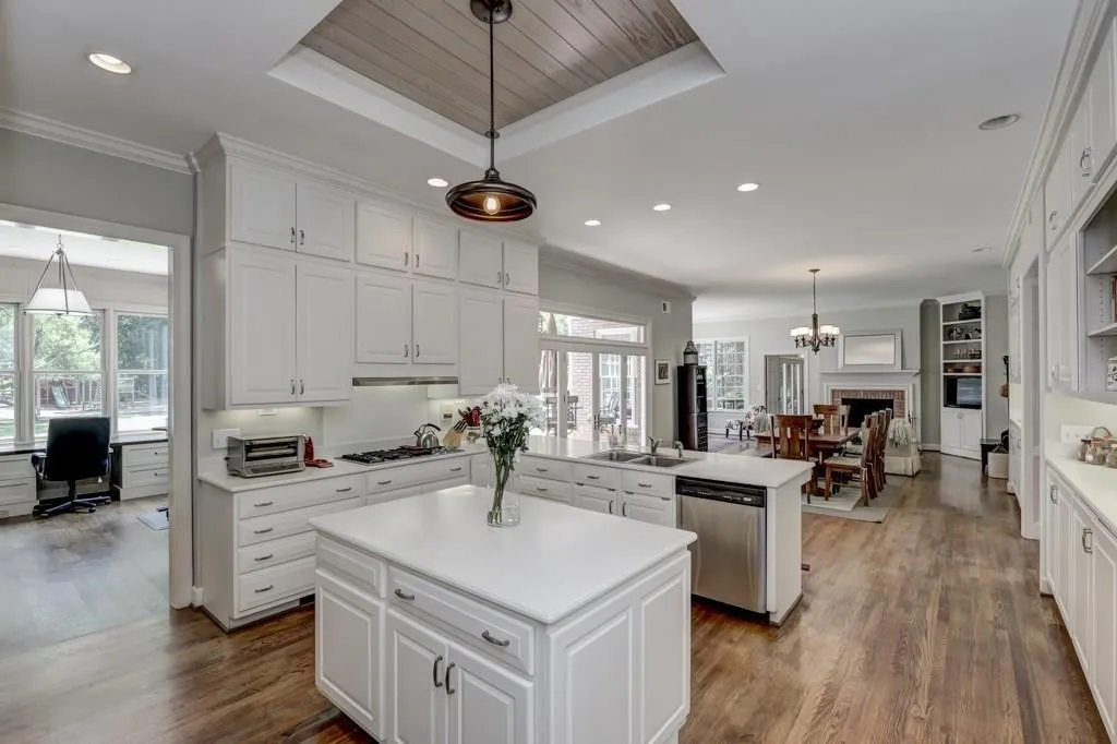 4900 Jett Road, Atlanta, Georgia 30327, 6 Bedrooms Bedrooms, ,7 BathroomsBathrooms,Residential,Sold,4900 Jett Road,6048701
