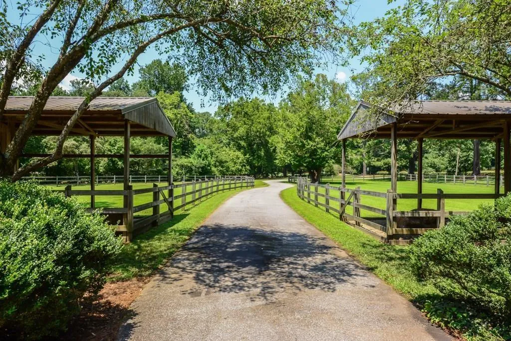 4900 Jett Road, Atlanta, Georgia 30327, 6 Bedrooms Bedrooms, ,7 BathroomsBathrooms,Residential,Sold,4900 Jett Road,6048701