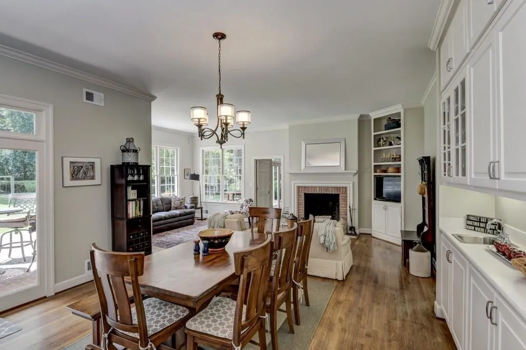4900 Jett Road, Atlanta, Georgia 30327, 6 Bedrooms Bedrooms, ,7 BathroomsBathrooms,Residential,Sold,4900 Jett Road,6048701
