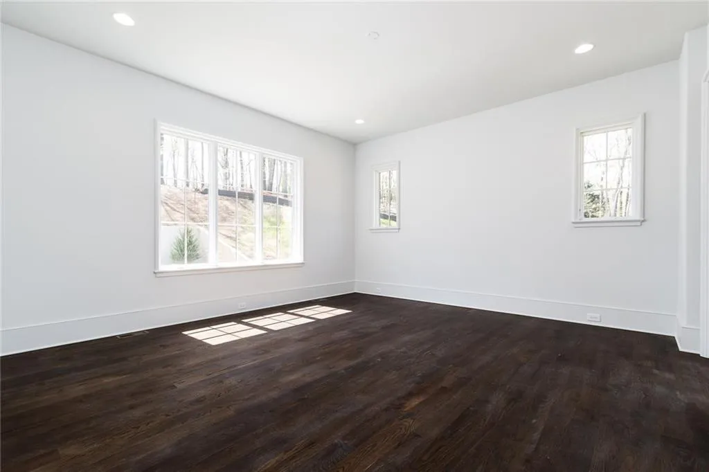 1845 Spalding Drive, Sandy Springs, Georgia 30350, 5 Bedrooms Bedrooms, ,6 BathroomsBathrooms,Residential,Sold,1845 Spalding Drive,6093410