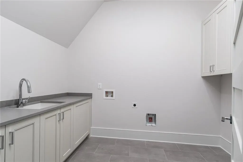 1845 Spalding Drive, Sandy Springs, Georgia 30350, 5 Bedrooms Bedrooms, ,6 BathroomsBathrooms,Residential,Sold,1845 Spalding Drive,6093410