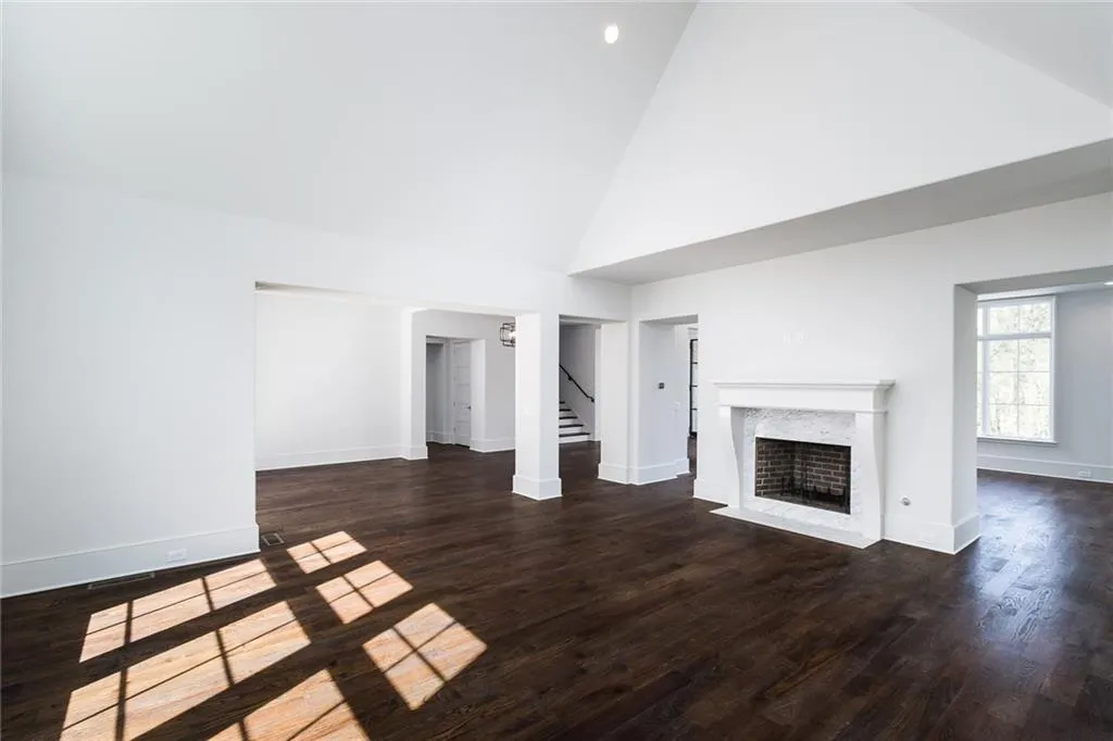 1845 Spalding Drive, Sandy Springs, Georgia 30350, 5 Bedrooms Bedrooms, ,6 BathroomsBathrooms,Residential,Sold,1845 Spalding Drive,6093410