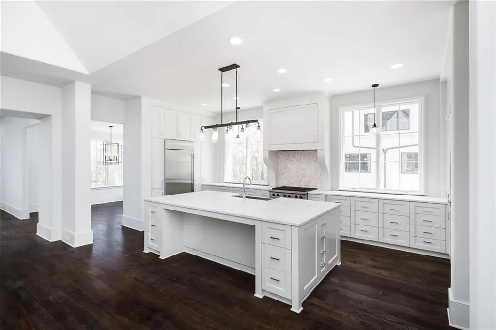1845 Spalding Drive, Sandy Springs, Georgia 30350, 5 Bedrooms Bedrooms, ,6 BathroomsBathrooms,Residential,Sold,1845 Spalding Drive,6093410