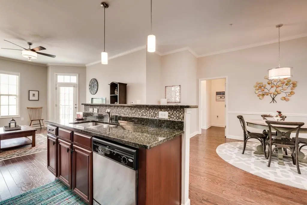 7265 Glisten Avenue Unit 131, Sandy Springs, Georgia 30328, 1 Bedroom Bedrooms, ,1 BathroomBathrooms,Residential,Sold,7265 Glisten Avenue Unit 131,6068305