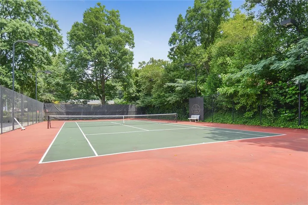 47 Willow Glen Ne, Sandy Springs, Georgia 30342, 3 Bedrooms Bedrooms, ,3 BathroomsBathrooms,Residential,Sold,47 Willow Glen Ne,6726170