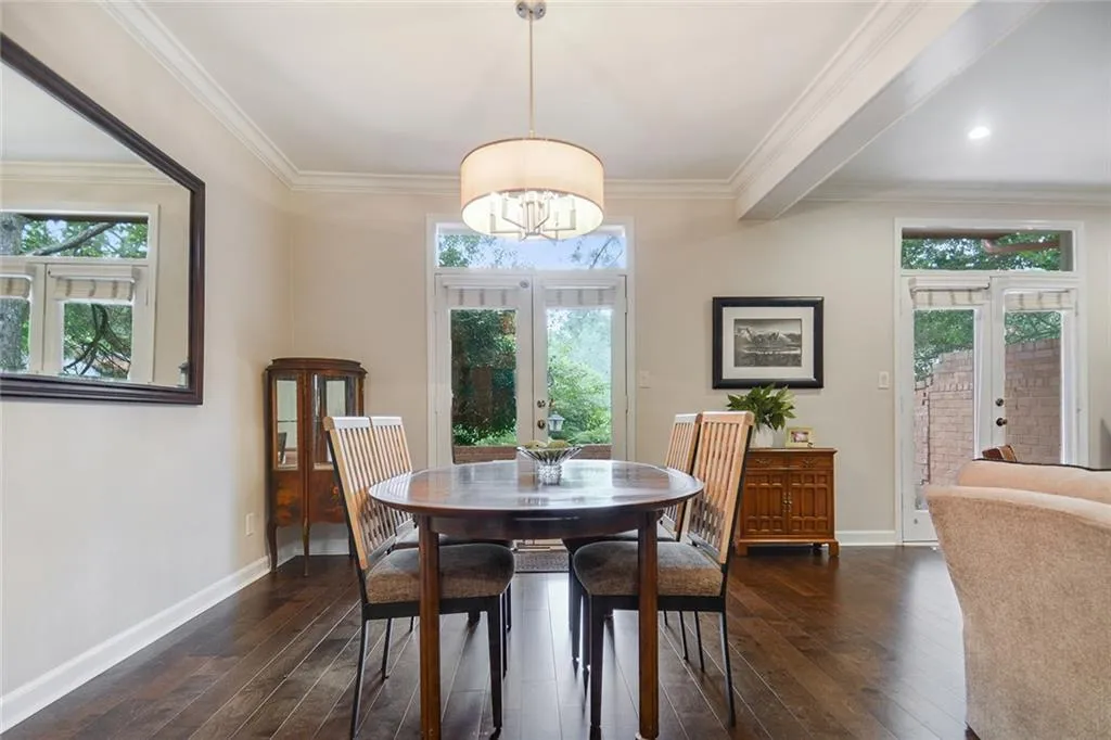 47 Willow Glen Ne, Sandy Springs, Georgia 30342, 3 Bedrooms Bedrooms, ,3 BathroomsBathrooms,Residential,Sold,47 Willow Glen Ne,6726170