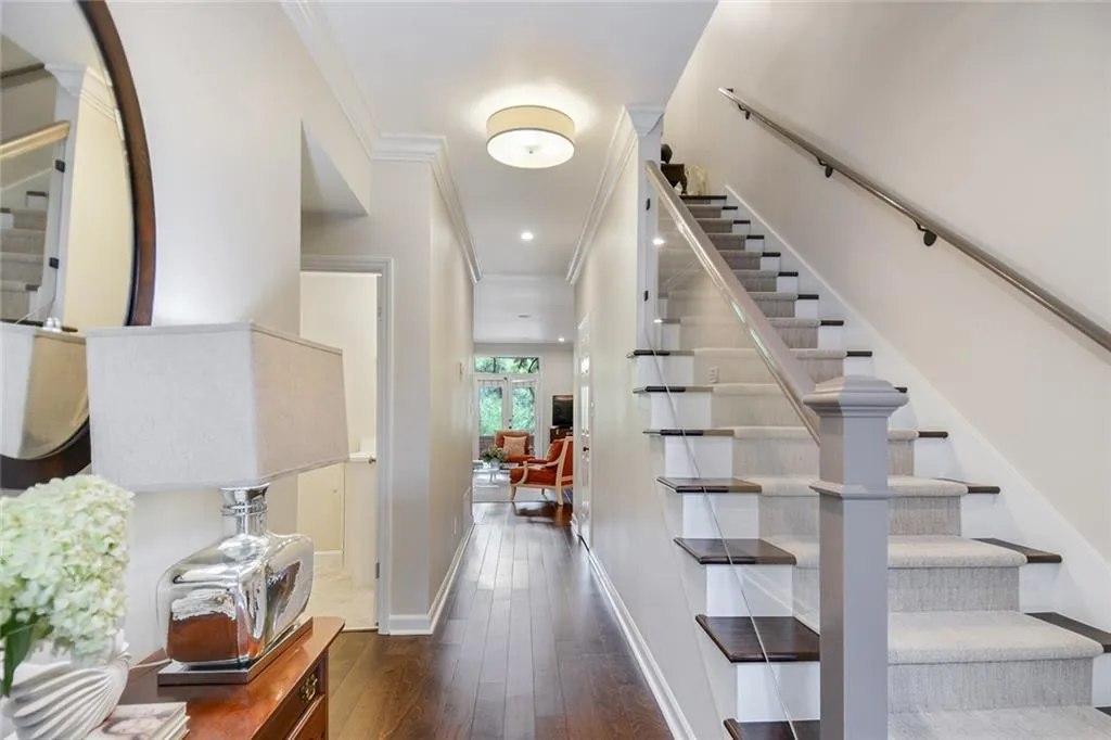 47 Willow Glen Ne, Sandy Springs, Georgia 30342, 3 Bedrooms Bedrooms, ,3 BathroomsBathrooms,Residential,Sold,47 Willow Glen Ne,6726170