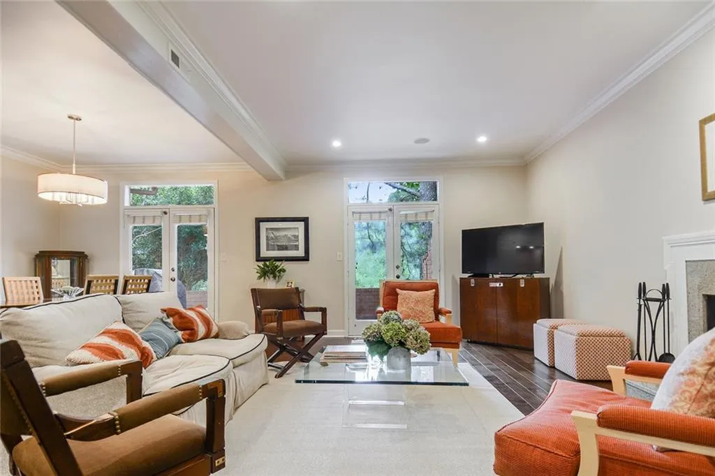 47 Willow Glen Ne, Sandy Springs, Georgia 30342, 3 Bedrooms Bedrooms, ,3 BathroomsBathrooms,Residential,Sold,47 Willow Glen Ne,6726170