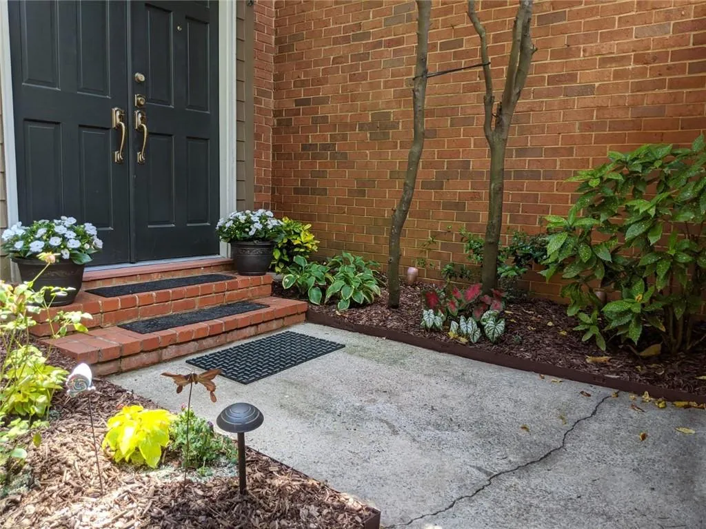 47 Willow Glen Ne, Sandy Springs, Georgia 30342, 3 Bedrooms Bedrooms, ,3 BathroomsBathrooms,Residential,Sold,47 Willow Glen Ne,6726170