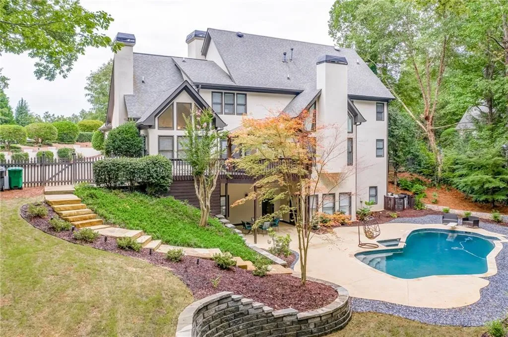 230 Gold Creek Court, Sandy Springs, Georgia 30350, 6 Bedrooms Bedrooms, ,5 BathroomsBathrooms,Residential,Sold,230 Gold Creek Court,6794527