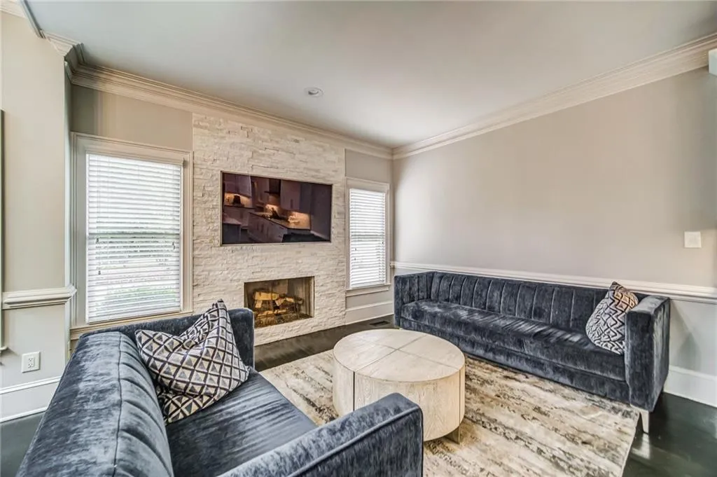 230 Gold Creek Court, Sandy Springs, Georgia 30350, 6 Bedrooms Bedrooms, ,5 BathroomsBathrooms,Residential,Sold,230 Gold Creek Court,6794527