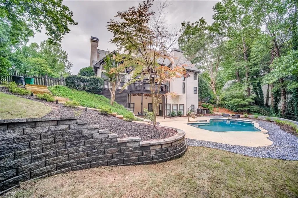 230 Gold Creek Court, Sandy Springs, Georgia 30350, 6 Bedrooms Bedrooms, ,5 BathroomsBathrooms,Residential,Sold,230 Gold Creek Court,6794527