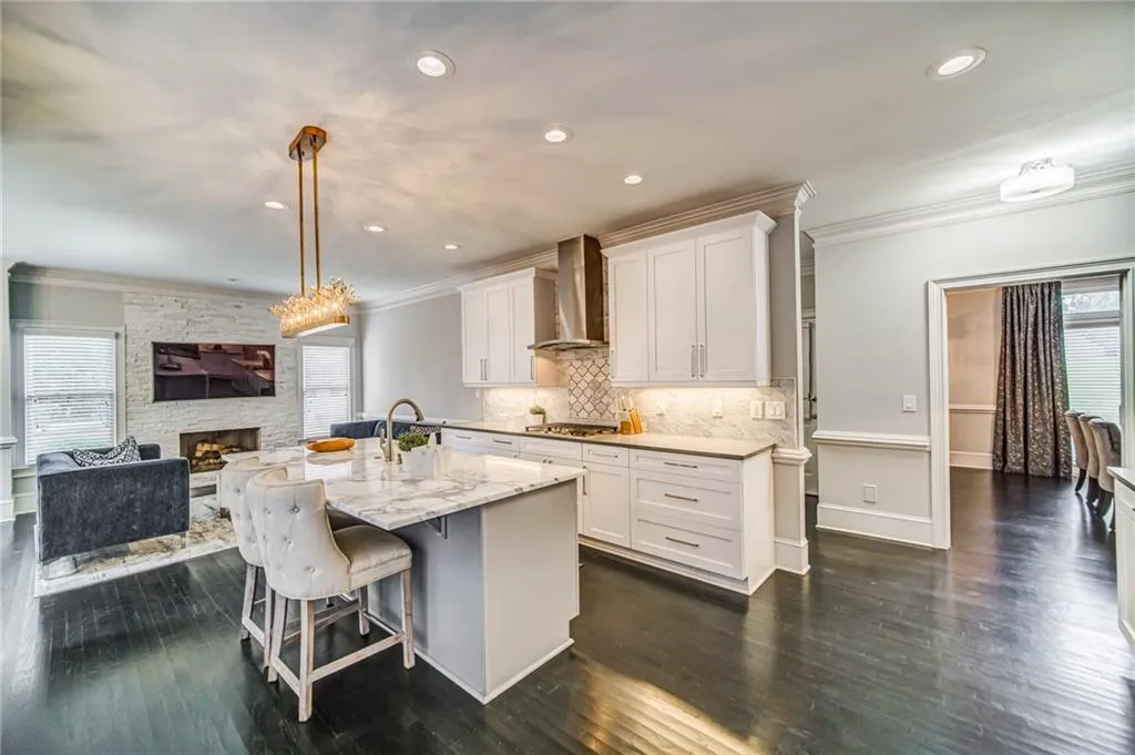 230 Gold Creek Court, Sandy Springs, Georgia 30350, 6 Bedrooms Bedrooms, ,5 BathroomsBathrooms,Residential,Sold,230 Gold Creek Court,6794527
