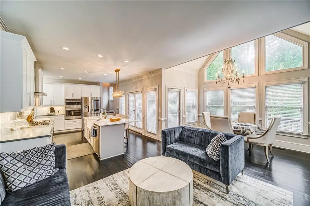 230 Gold Creek Court, Sandy Springs, Georgia 30350, 6 Bedrooms Bedrooms, ,5 BathroomsBathrooms,Residential,Sold,230 Gold Creek Court,6794527