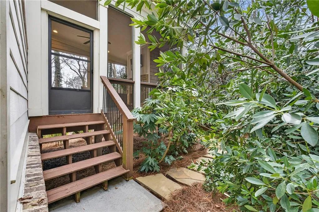 Deck entrance