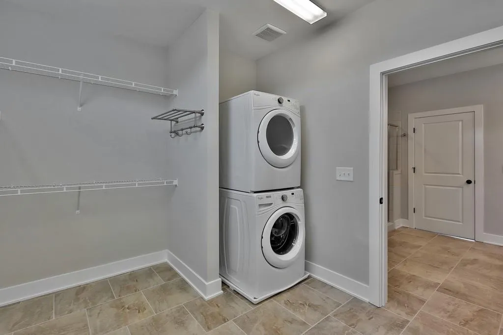 6676 Cadence Boulevard, Sandy Springs, Georgia 30328, 2 Bedrooms Bedrooms, ,2 BathroomsBathrooms,Residential,Sold,6676 Cadence Boulevard,6709370