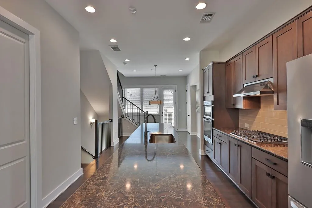 6676 Cadence Boulevard, Sandy Springs, Georgia 30328, 2 Bedrooms Bedrooms, ,2 BathroomsBathrooms,Residential,Sold,6676 Cadence Boulevard,6709370