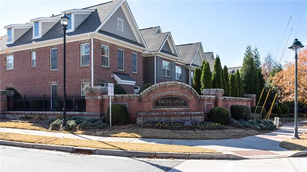 7225 Highland Bluff Unit 3, Sandy Springs, Georgia 30328, 3 Bedrooms Bedrooms, ,3 BathroomsBathrooms,Residential,Sold,7225 Highland Bluff Unit 3,5937657