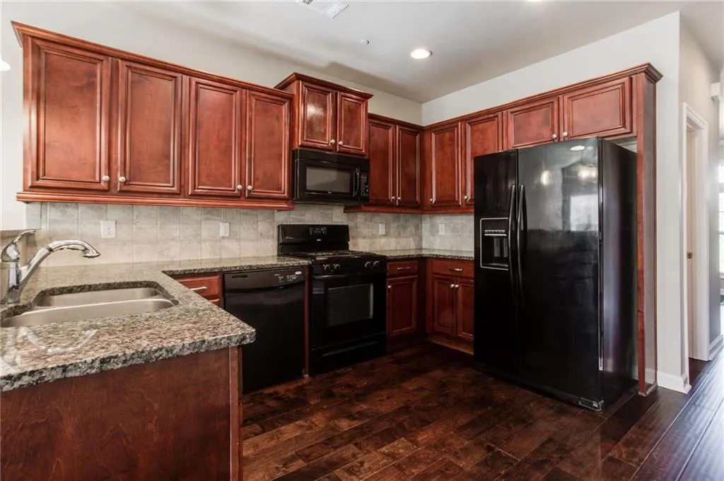 7225 Highland Bluff Unit 3, Sandy Springs, Georgia 30328, 3 Bedrooms Bedrooms, ,3 BathroomsBathrooms,Residential,Sold,7225 Highland Bluff Unit 3,5937657