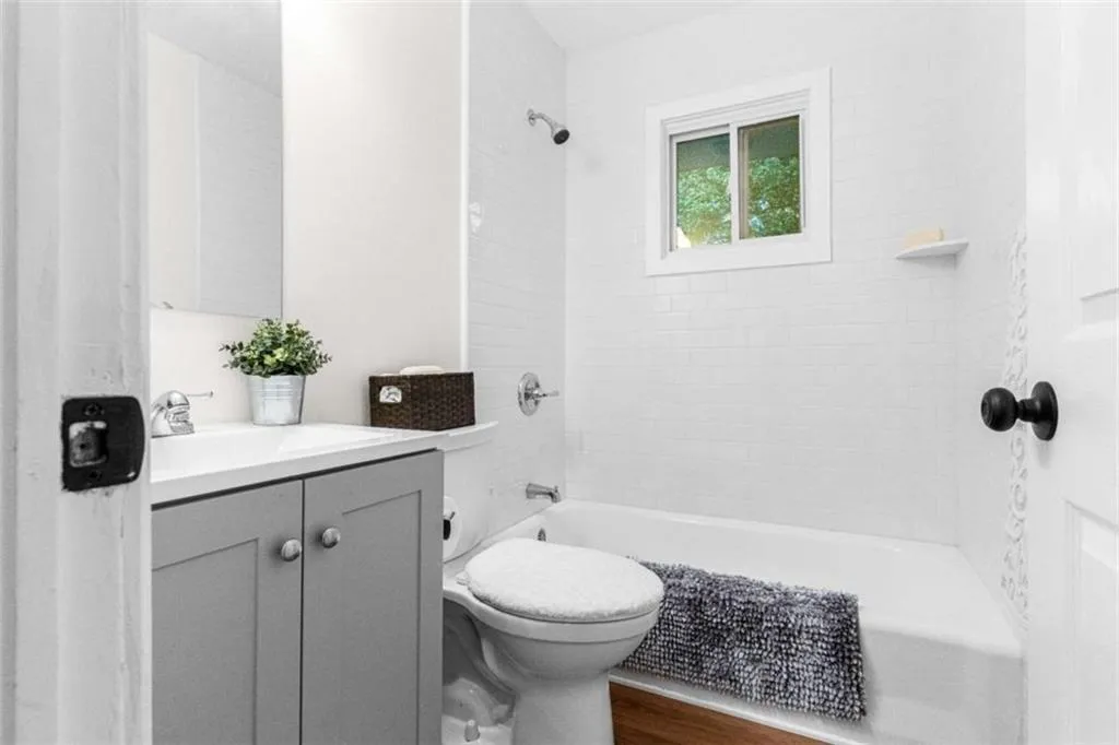 753 Commodore Drive, Atlanta, Georgia 30318, 3 Bedrooms Bedrooms, ,1 BathroomBathrooms,Residential,For Sale,753 Commodore Drive,7619436