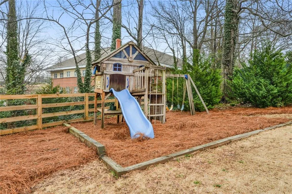 4855 Kitty Hawk Drive, Sandy Springs, Georgia 30342, 4 Bedrooms Bedrooms, ,3 BathroomsBathrooms,Residential,Sold,4855 Kitty Hawk Drive,6840606