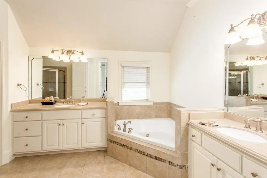 6360 Cotswold Lane, Atlanta, Georgia 30328, 5 Bedrooms Bedrooms, ,4 BathroomsBathrooms,Residential,Sold,6360 Cotswold Lane,6865509