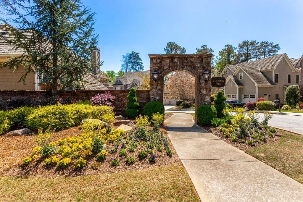 6360 Cotswold Lane, Atlanta, Georgia 30328, 5 Bedrooms Bedrooms, ,4 BathroomsBathrooms,Residential,Sold,6360 Cotswold Lane,6865509
