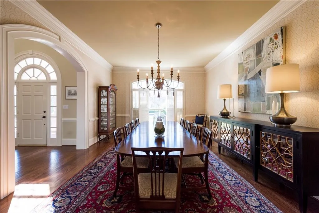 7815 Nesbit Ferry Road, Dunwoody, Georgia 30350, 5 Bedrooms Bedrooms, ,6 BathroomsBathrooms,Residential,Sold,7815 Nesbit Ferry Road,5670918