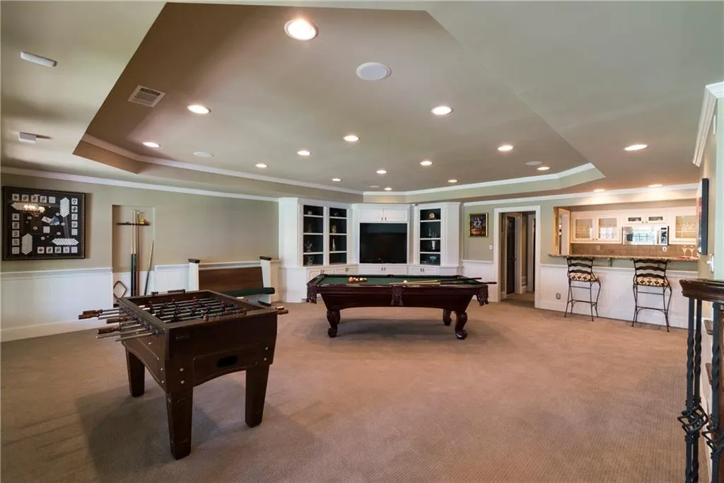 7815 Nesbit Ferry Road, Dunwoody, Georgia 30350, 5 Bedrooms Bedrooms, ,6 BathroomsBathrooms,Residential,Sold,7815 Nesbit Ferry Road,5670918