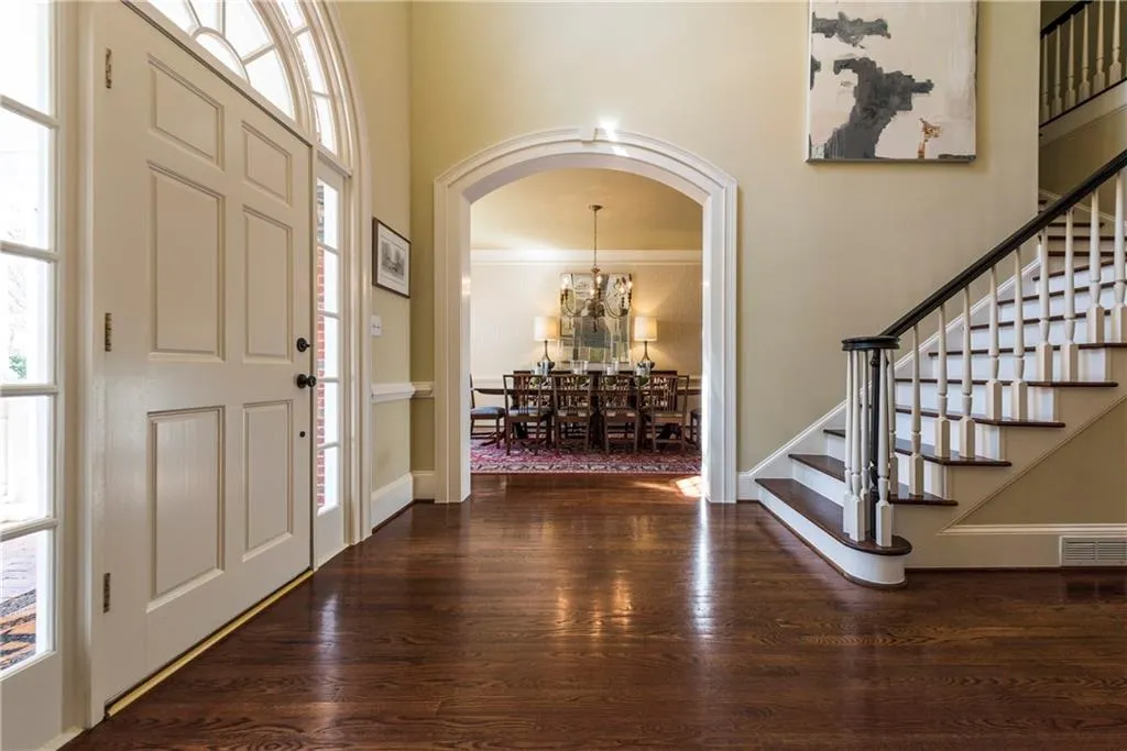 7815 Nesbit Ferry Road, Dunwoody, Georgia 30350, 5 Bedrooms Bedrooms, ,6 BathroomsBathrooms,Residential,Sold,7815 Nesbit Ferry Road,5670918