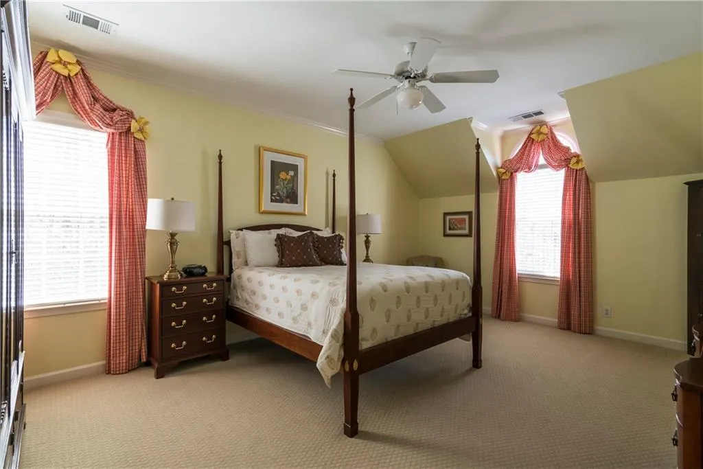 7815 Nesbit Ferry Road, Dunwoody, Georgia 30350, 5 Bedrooms Bedrooms, ,6 BathroomsBathrooms,Residential,Sold,7815 Nesbit Ferry Road,5670918