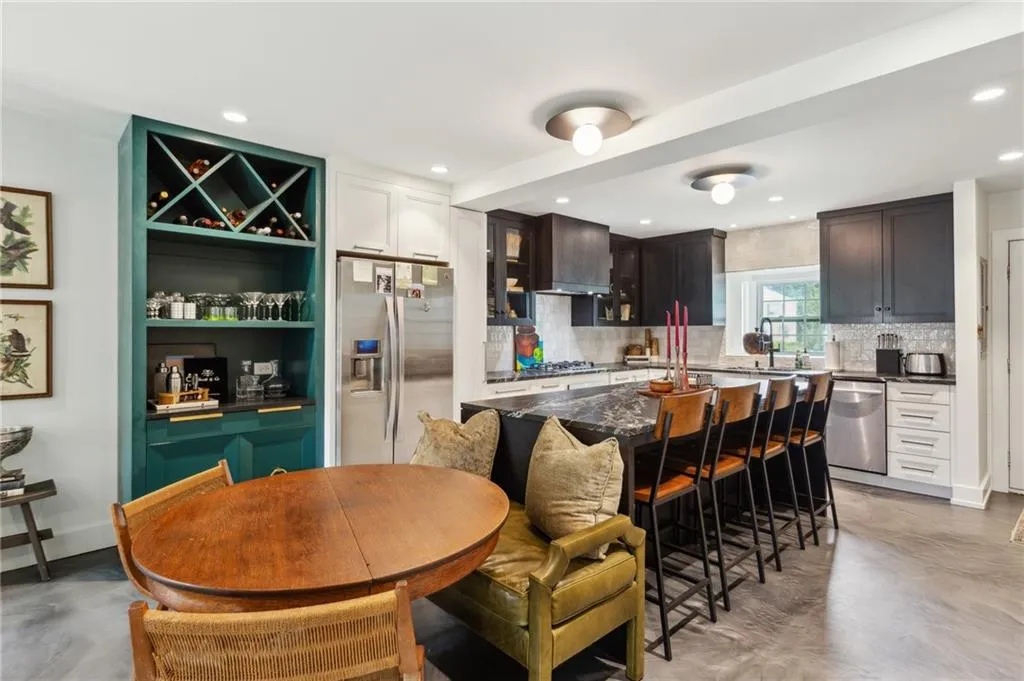 1767 Defoor Avenue Nw Unit D, Atlanta, Georgia 30318, 2 Bedrooms Bedrooms, ,2 BathroomsBathrooms,Residential,For Sale,1767 Defoor Avenue Nw Unit D,7597562
