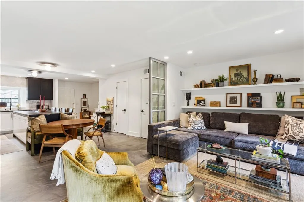 1767 Defoor Avenue Nw Unit D, Atlanta, Georgia 30318, 2 Bedrooms Bedrooms, ,2 BathroomsBathrooms,Residential,For Sale,1767 Defoor Avenue Nw Unit D,7597562