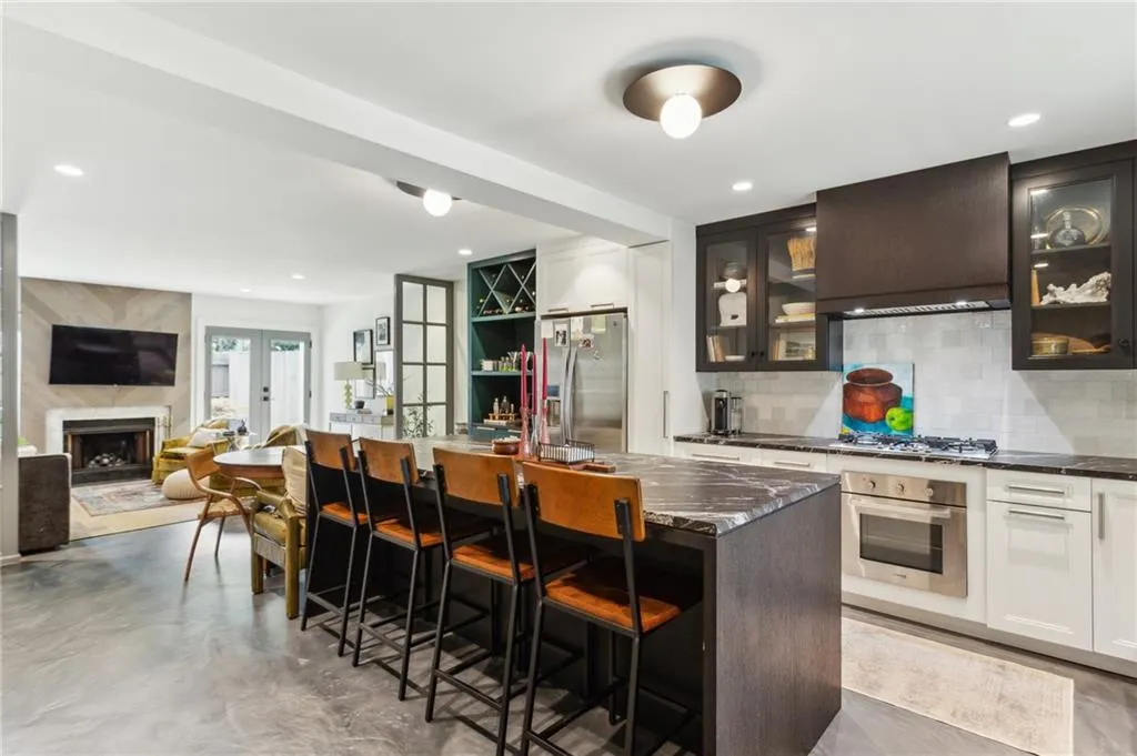 1767 Defoor Avenue Nw Unit D, Atlanta, Georgia 30318, 2 Bedrooms Bedrooms, ,2 BathroomsBathrooms,Residential,For Sale,1767 Defoor Avenue Nw Unit D,7597562