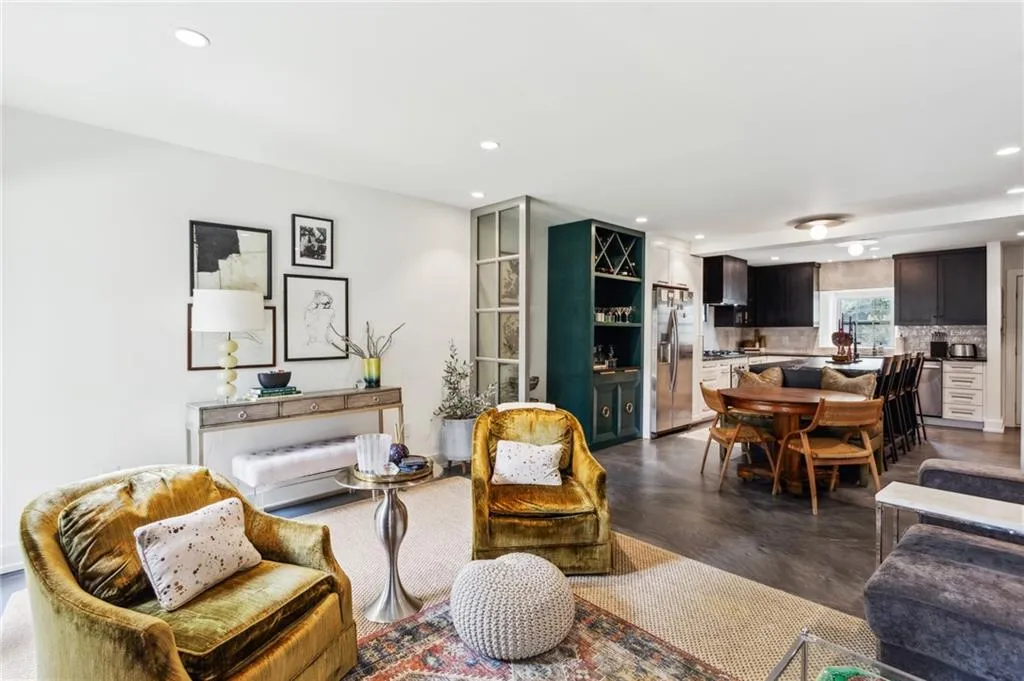 1767 Defoor Avenue Nw Unit D, Atlanta, Georgia 30318, 2 Bedrooms Bedrooms, ,2 BathroomsBathrooms,Residential,For Sale,1767 Defoor Avenue Nw Unit D,7597562