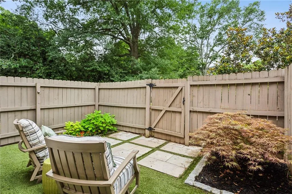 1767 Defoor Avenue Nw Unit D, Atlanta, Georgia 30318, 2 Bedrooms Bedrooms, ,2 BathroomsBathrooms,Residential,For Sale,1767 Defoor Avenue Nw Unit D,7597562