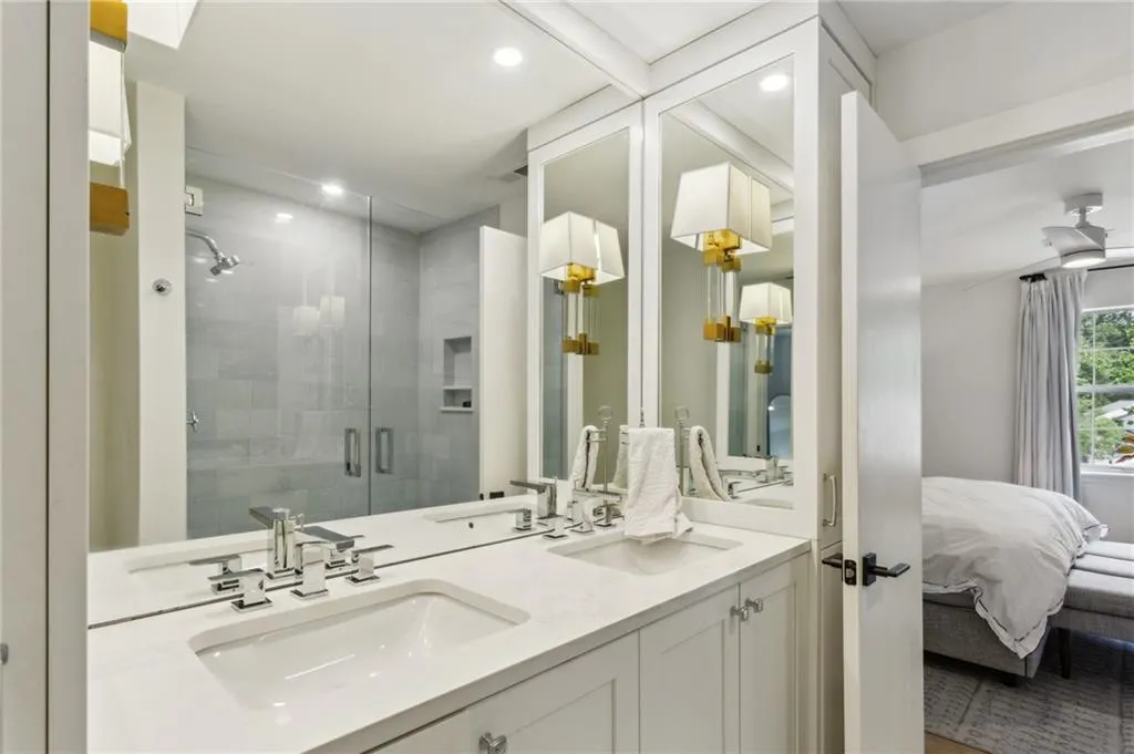1767 Defoor Avenue Nw Unit D, Atlanta, Georgia 30318, 2 Bedrooms Bedrooms, ,2 BathroomsBathrooms,Residential,For Sale,1767 Defoor Avenue Nw Unit D,7597562