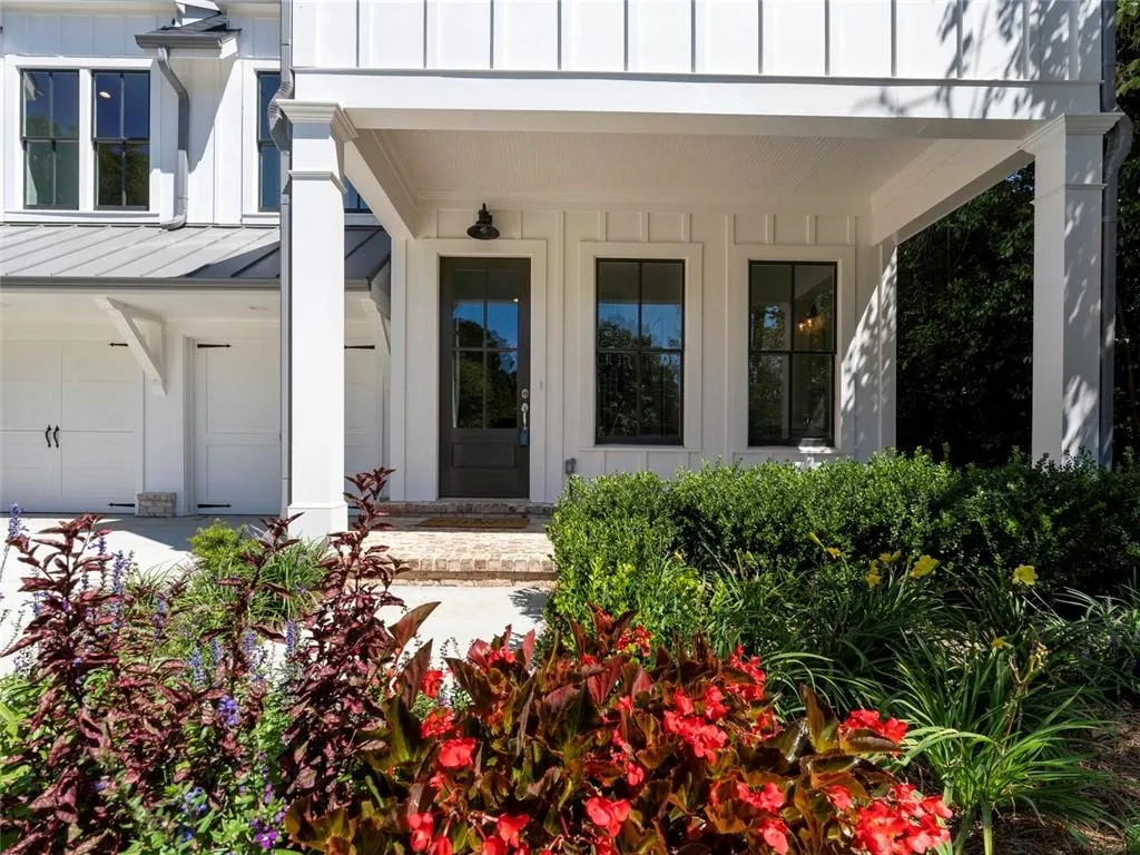 5325 Green Hill Place Ne, Atlanta, Georgia 30342, 4 Bedrooms Bedrooms, ,3 BathroomsBathrooms,Residential,Sold,5325 Green Hill Place Ne,6044354