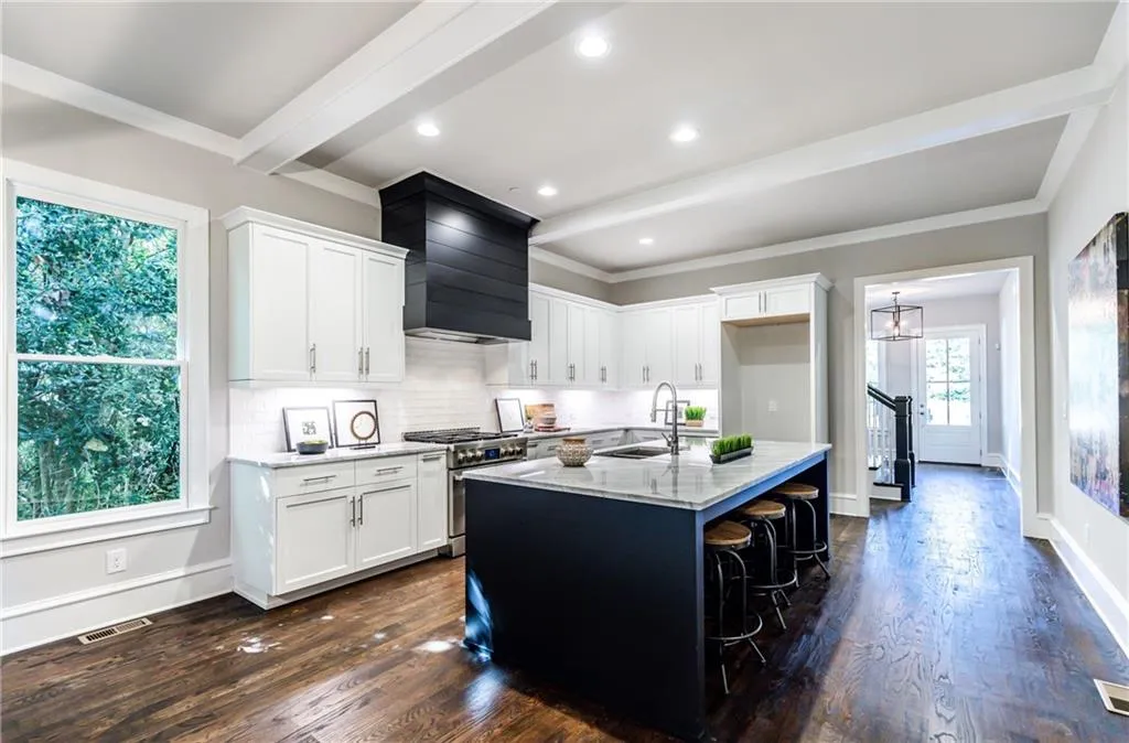 5325 Green Hill Place Ne, Atlanta, Georgia 30342, 4 Bedrooms Bedrooms, ,3 BathroomsBathrooms,Residential,Sold,5325 Green Hill Place Ne,6044354