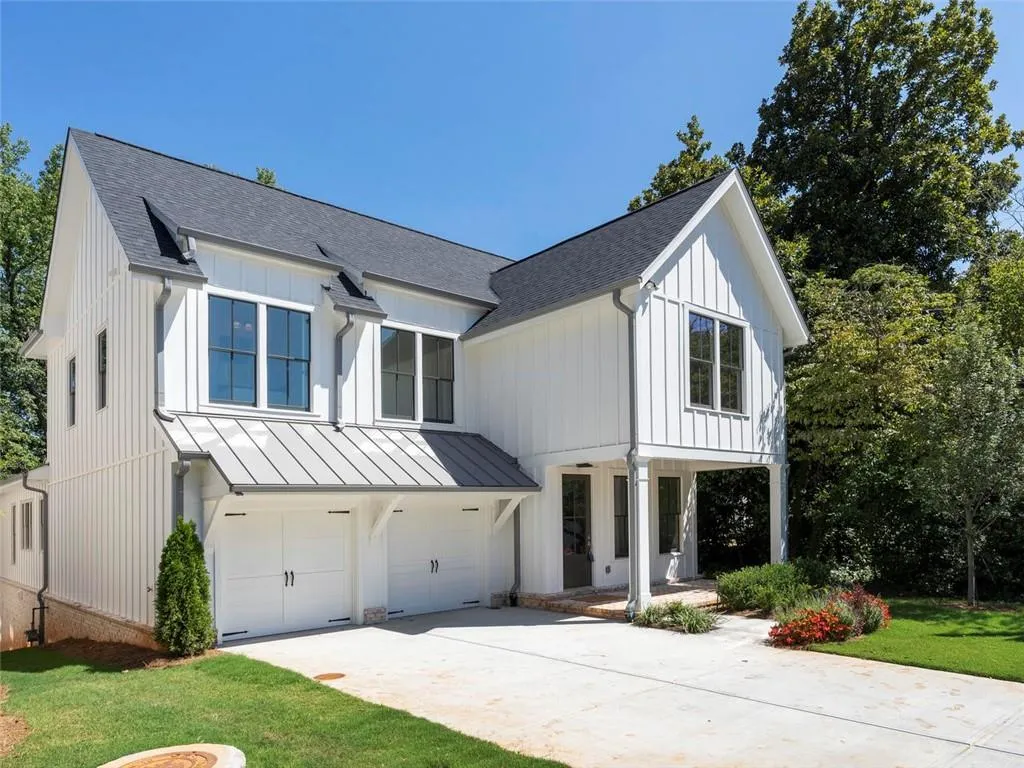 5325 Green Hill Place Ne, Atlanta, Georgia 30342, 4 Bedrooms Bedrooms, ,3 BathroomsBathrooms,Residential,Sold,5325 Green Hill Place Ne,6044354