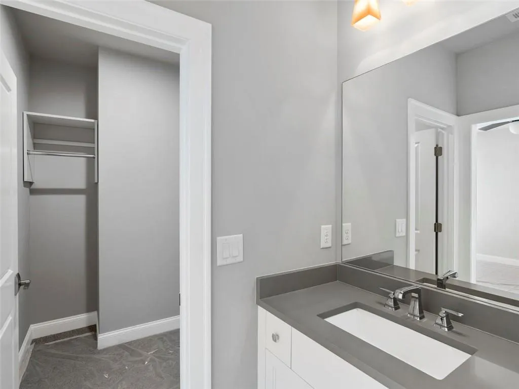 5325 Green Hill Place Ne, Atlanta, Georgia 30342, 4 Bedrooms Bedrooms, ,3 BathroomsBathrooms,Residential,Sold,5325 Green Hill Place Ne,6044354