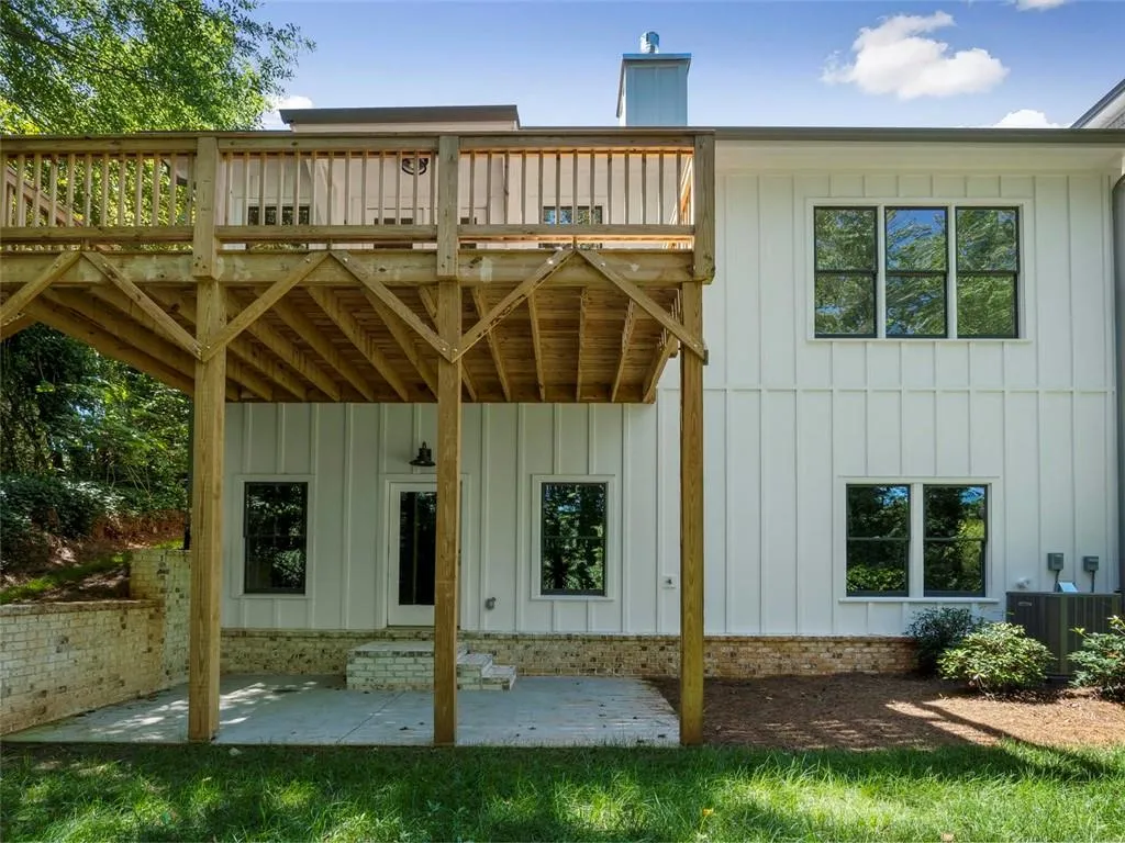 5325 Green Hill Place Ne, Atlanta, Georgia 30342, 4 Bedrooms Bedrooms, ,3 BathroomsBathrooms,Residential,Sold,5325 Green Hill Place Ne,6044354