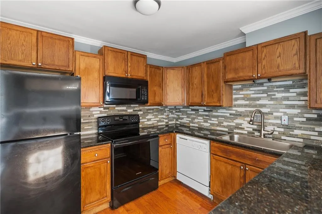 6520 Roswell Road Unit 52, Atlanta, Georgia 30328, 2 Bedrooms Bedrooms, ,1 BathroomBathrooms,Residential,Sold,6520 Roswell Road Unit 52,7029366