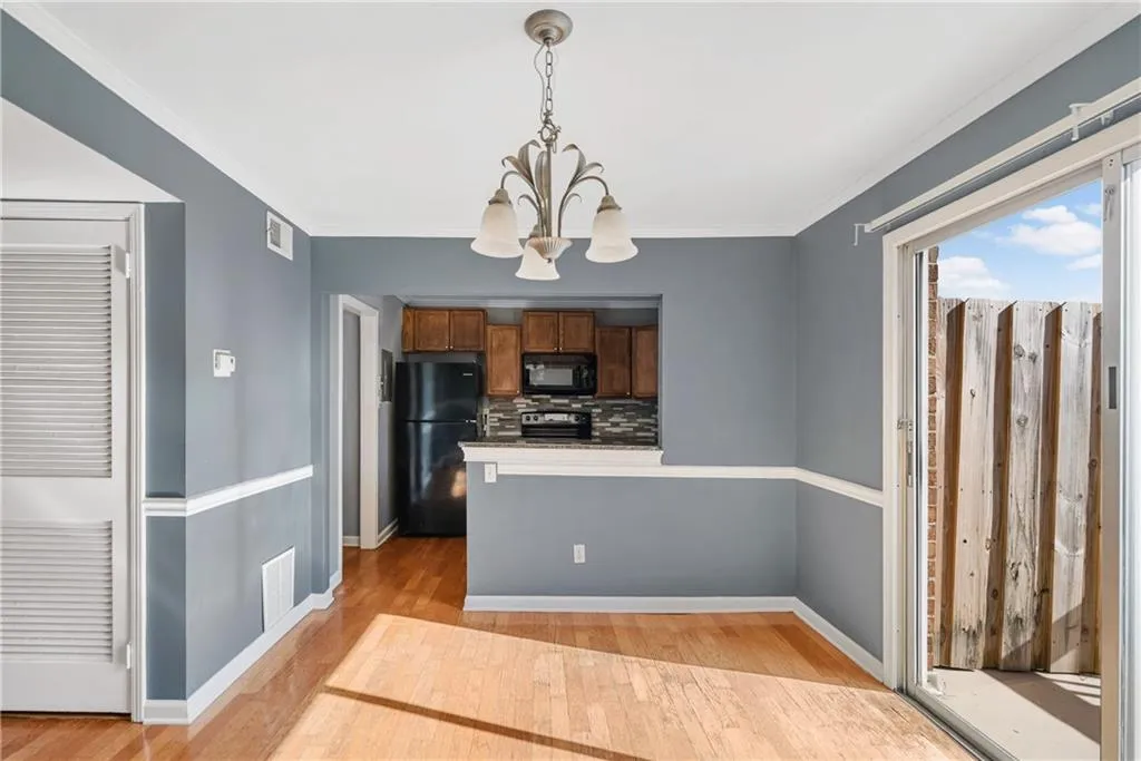 6520 Roswell Road Unit 52, Atlanta, Georgia 30328, 2 Bedrooms Bedrooms, ,1 BathroomBathrooms,Residential,Sold,6520 Roswell Road Unit 52,7029366