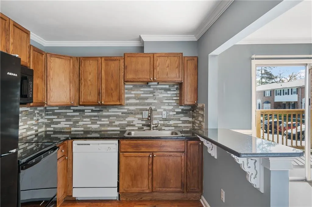 6520 Roswell Road Unit 52, Atlanta, Georgia 30328, 2 Bedrooms Bedrooms, ,1 BathroomBathrooms,Residential,Sold,6520 Roswell Road Unit 52,7029366