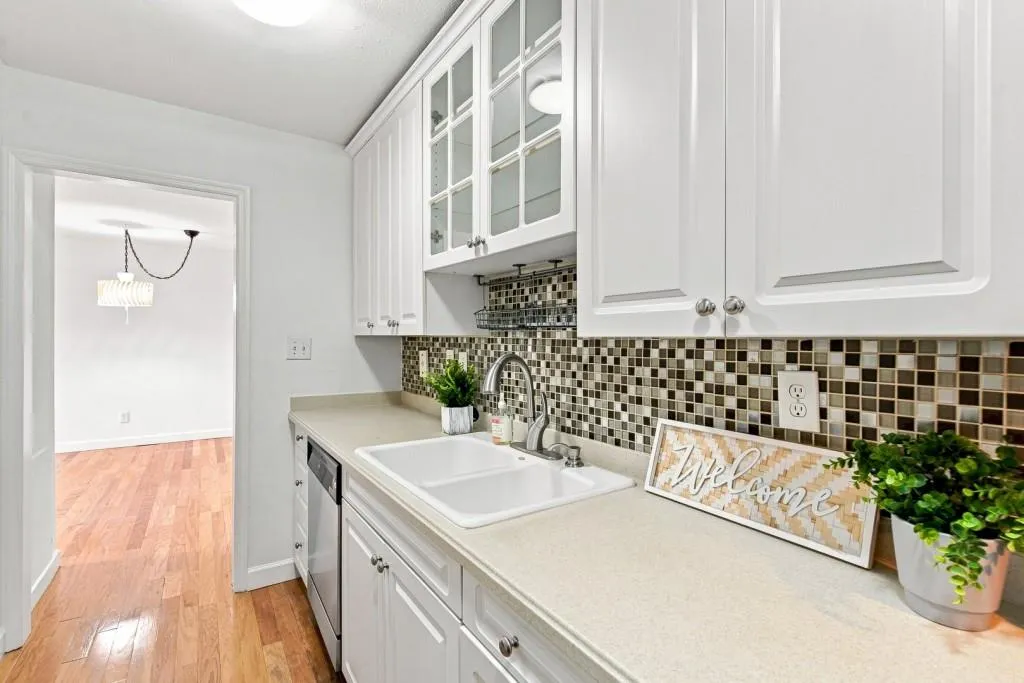 395 Pharr Road Ne Unit 208, Atlanta, Georgia 30305, 1 Bedroom Bedrooms, 0 ,1 BathroomBathrooms,Residential,For Sale,395 Pharr Road Ne Unit 208,7824346