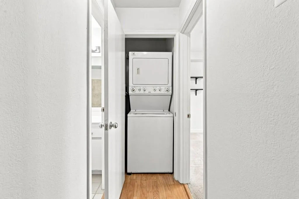395 Pharr Road Ne Unit 208, Atlanta, Georgia 30305, 1 Bedroom Bedrooms, 0 ,1 BathroomBathrooms,Residential,For Sale,395 Pharr Road Ne Unit 208,7824346