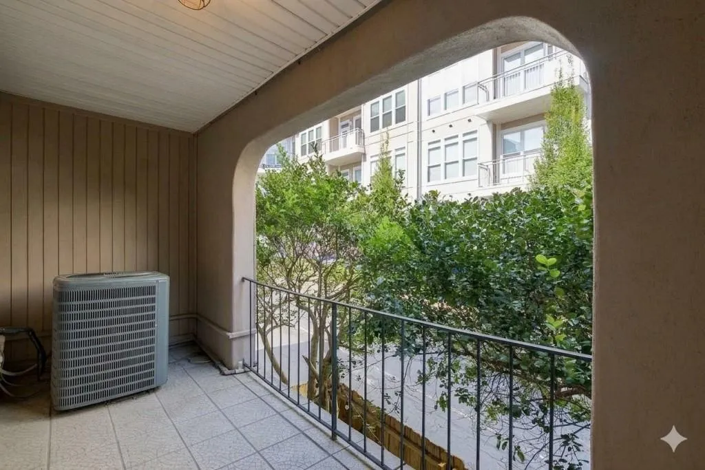 395 Pharr Road Ne Unit 208, Atlanta, Georgia 30305, 1 Bedroom Bedrooms, 0 ,1 BathroomBathrooms,Residential,For Sale,395 Pharr Road Ne Unit 208,7824346