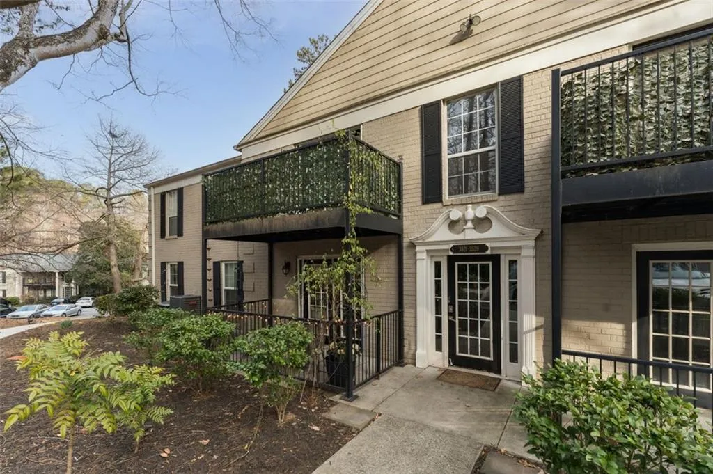 3529 Essex Avenue Unit 75, Atlanta, Georgia 30339, 2 Bedrooms Bedrooms, ,2 BathroomsBathrooms,Residential,For Sale,3529 Essex Avenue Unit 75,7532555