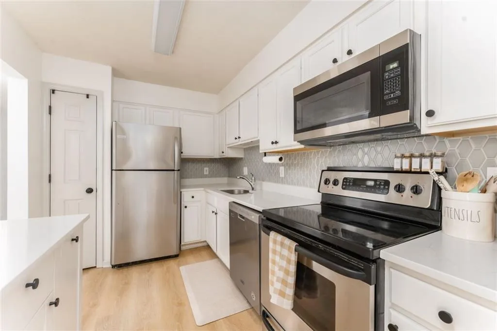 All stainless appliances